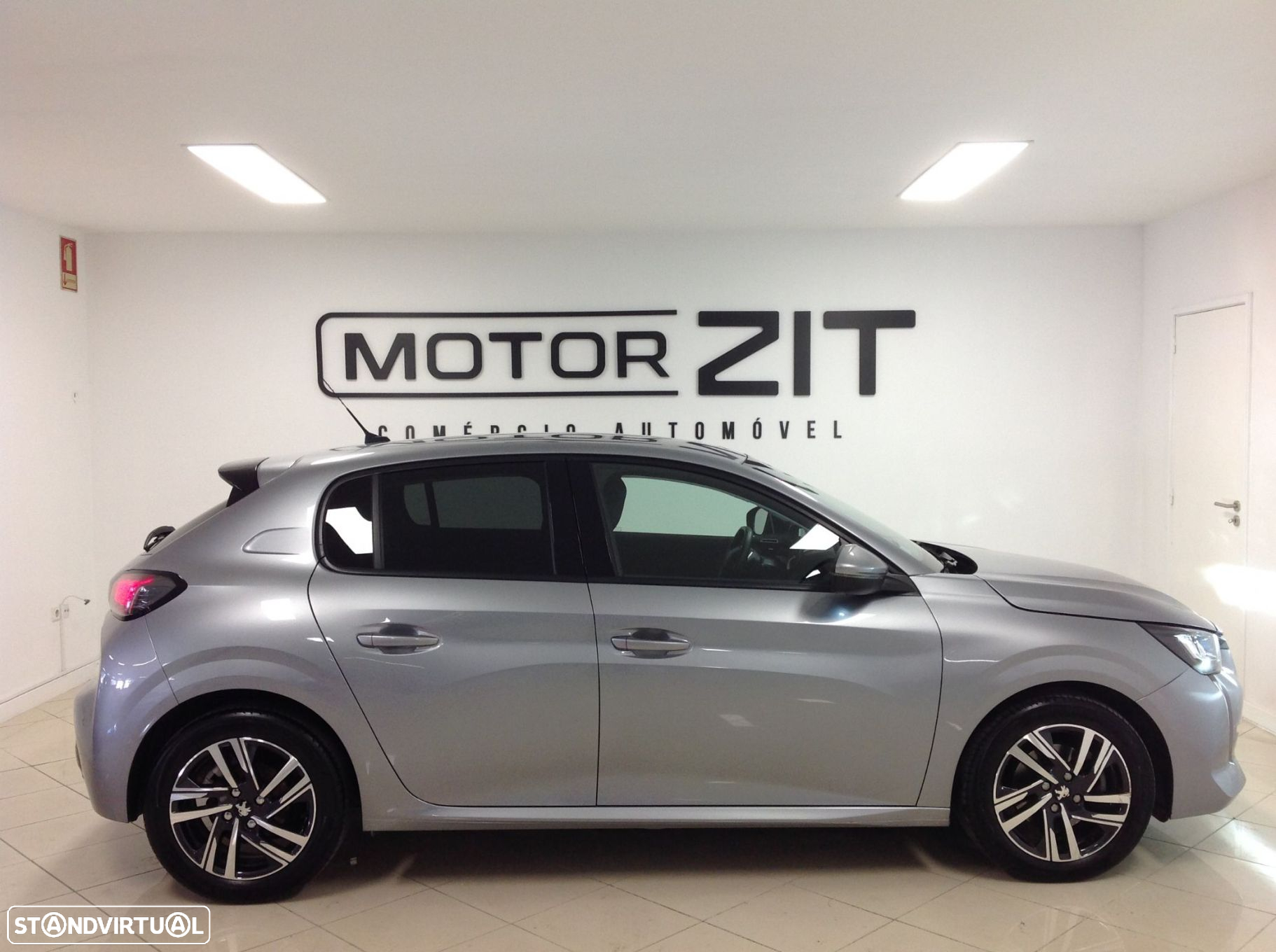 Peugeot 208 1.2 PureTech Allure - 4