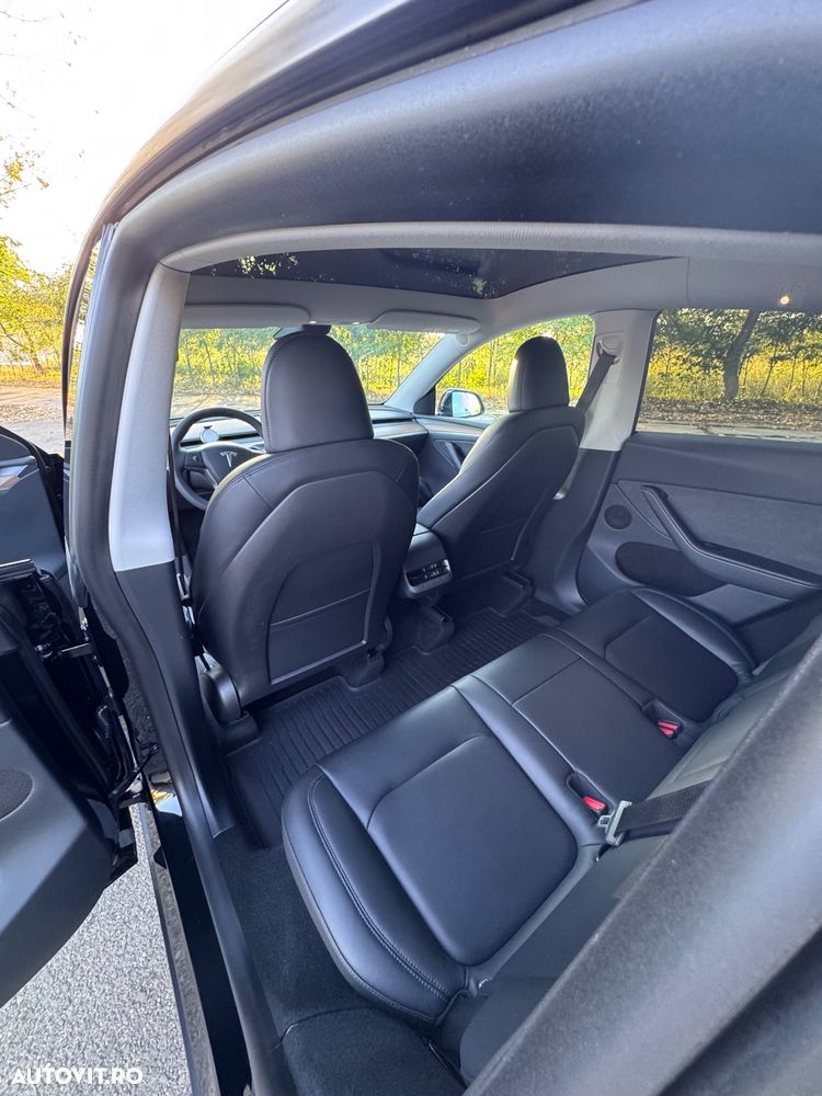 Tesla Model Y AWD Performance - 15