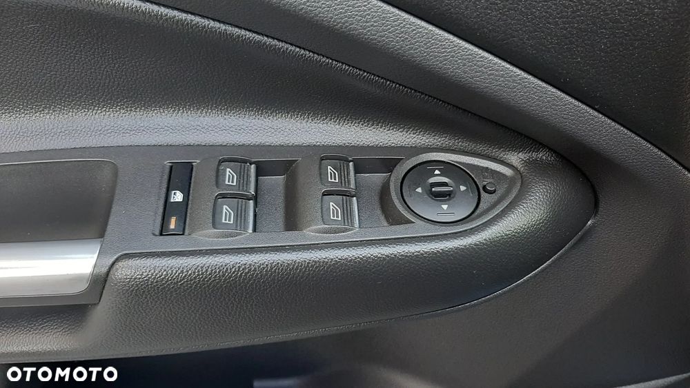 Ford Kuga 1.5 EcoBoost 2x4 Titanium - 30