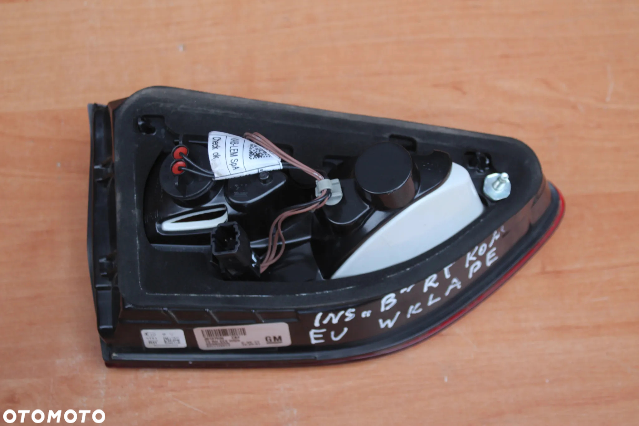 LAMPA PRAWY TYŁ TYLNA PRAWA W KLAPE OPEL INSIGNIA B KOMBI 39107539 - 6