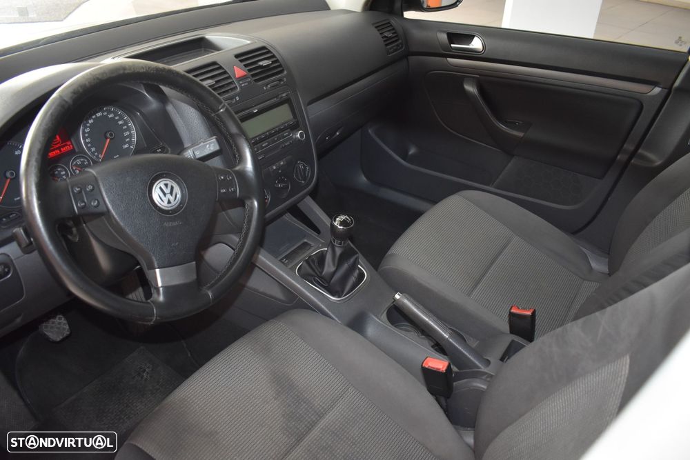 VW Jetta 1.9 TDi BlueM. Confortline - 23