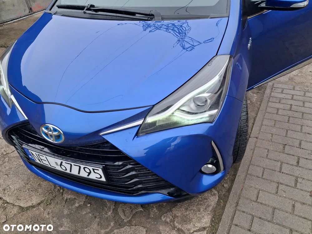 Toyota Yaris Hybrid 100 Dynamic EU6 - 9