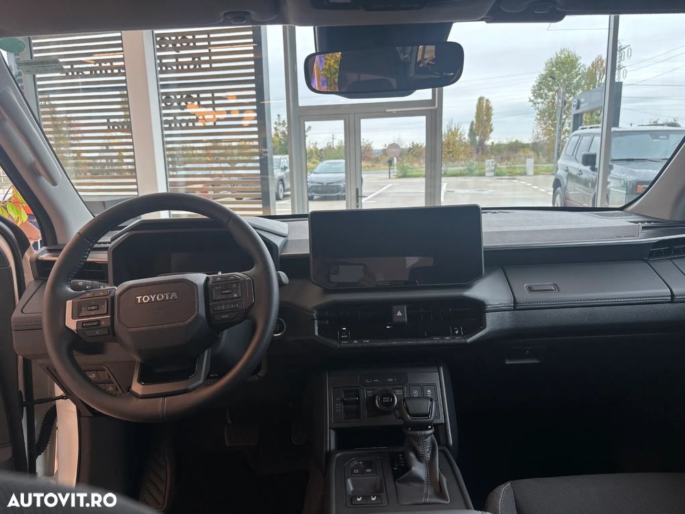 Toyota Hilux 2.8D MHEV Double Cab 6AT AWD Style - 25