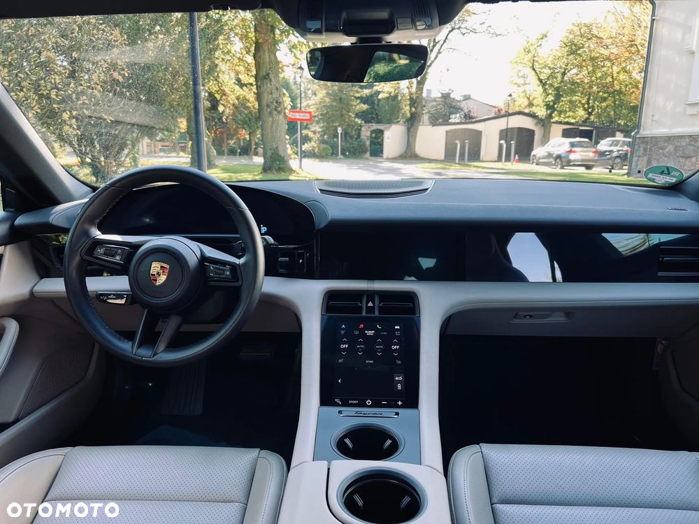 Porsche Taycan 89kWh - 23