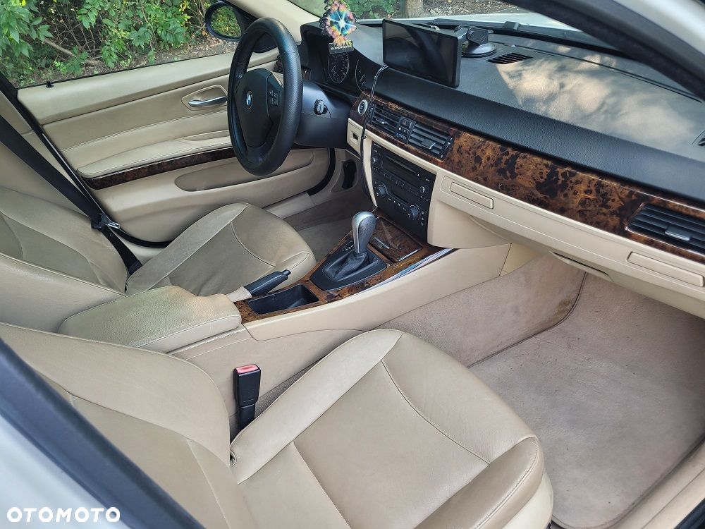 BMW Seria 3 325i - 11