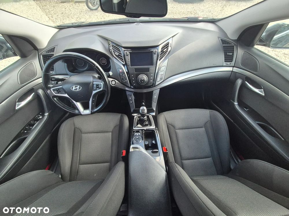Hyundai i40 Kombi blue 1.7 CRDi Family - 25