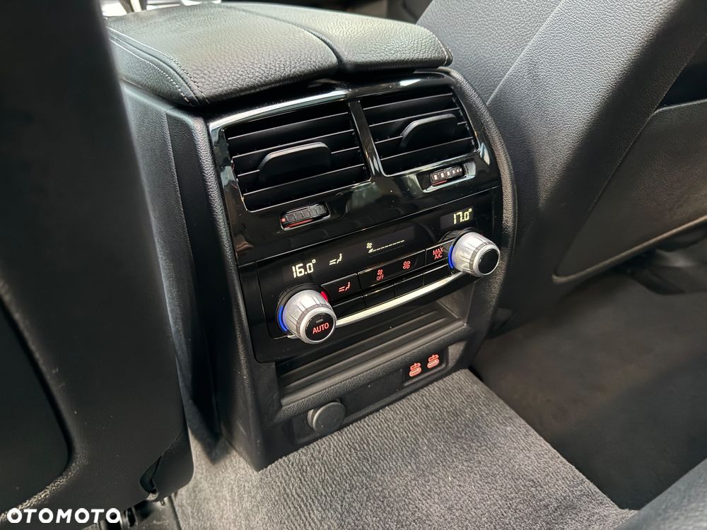 BMW Seria 5 520d Luxury Line sport - 22