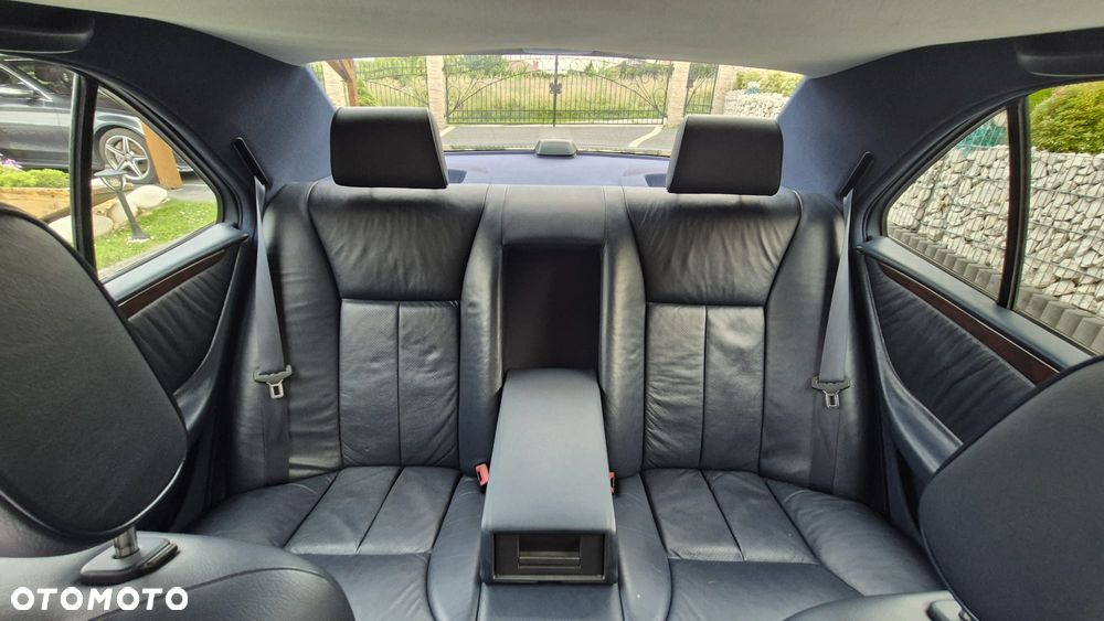 Mercedes-Benz Klasa E 320 Elegance - 23