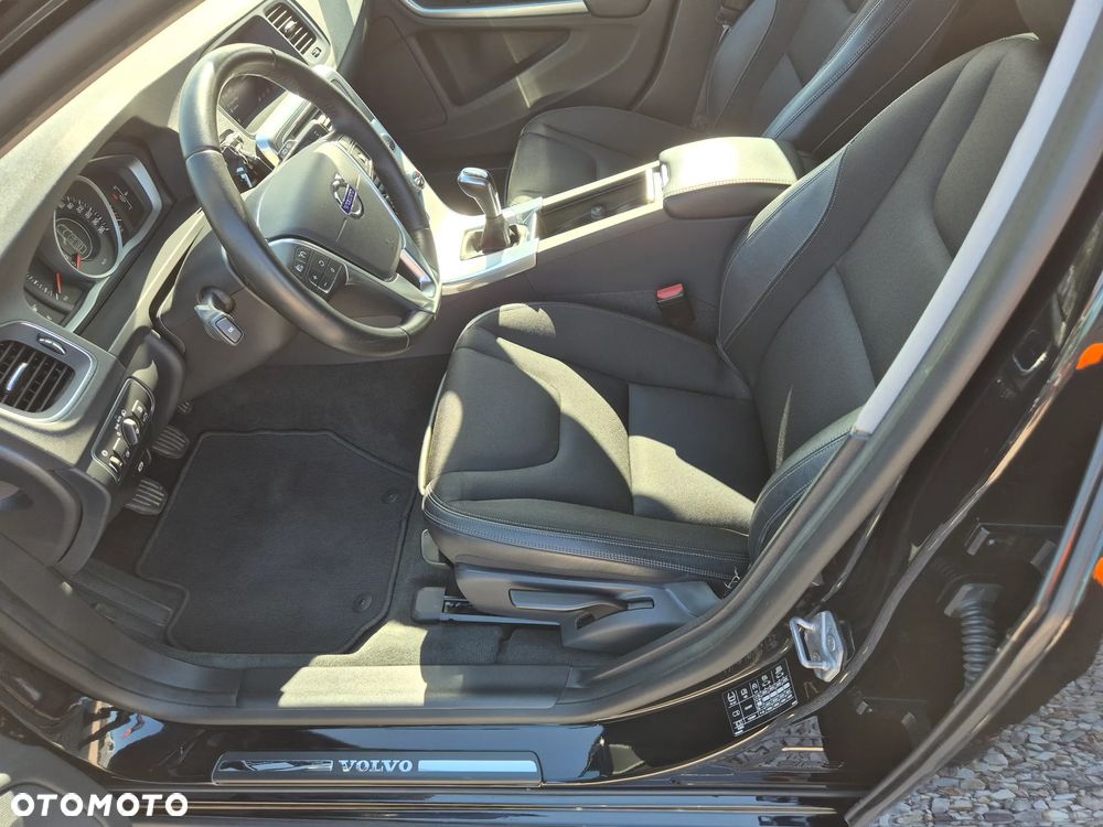 Volvo V60 D3 Momentum - 23