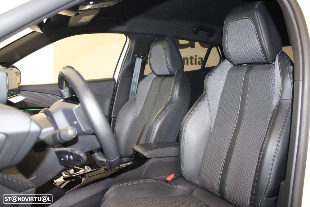 Peugeot e-2008 50 kWh GT Pack - 31