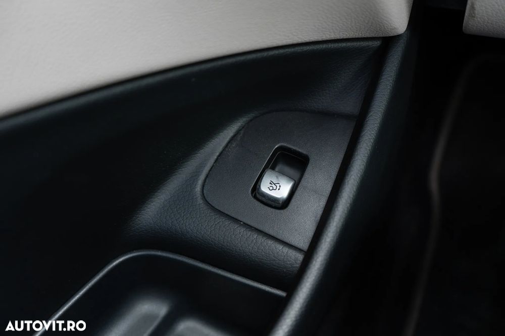 Mercedes-Benz E 400 d 4Matic 9G-TRONIC - 36