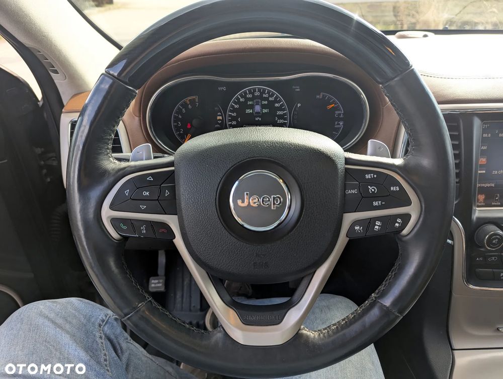 Jeep Grand Cherokee 5.7 V8 Overland Summit EU6 - 14