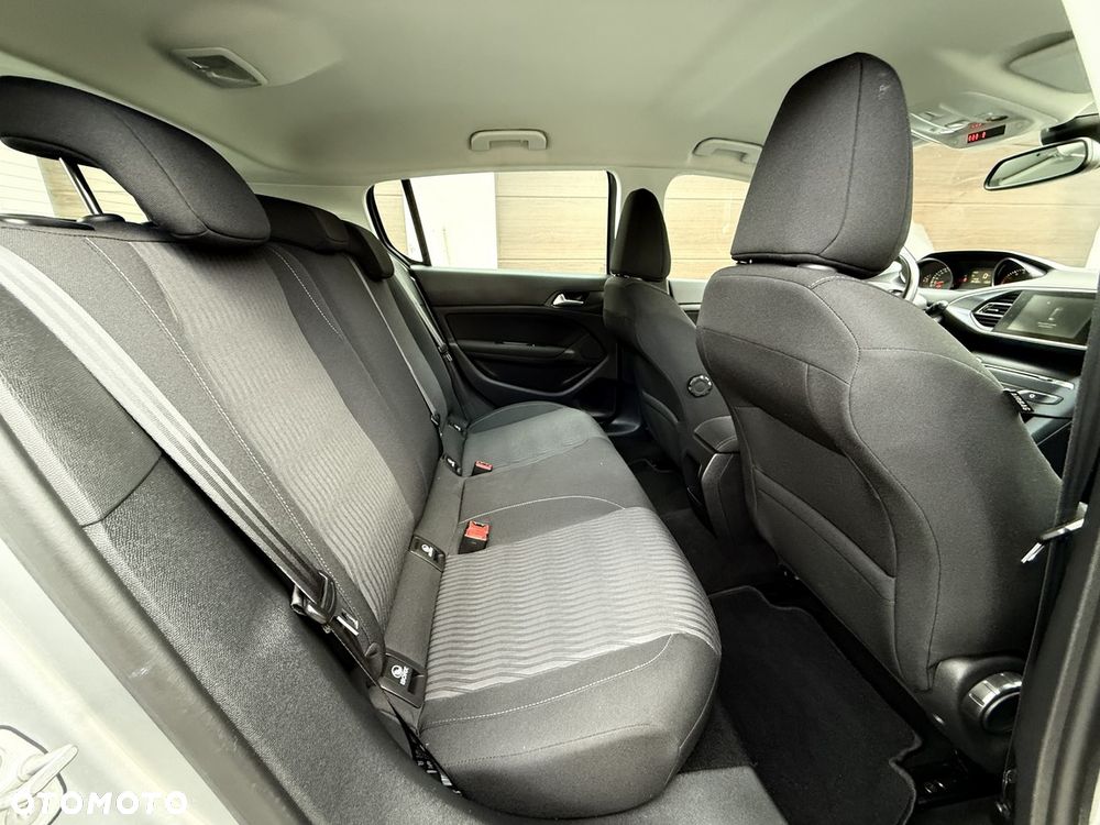Peugeot 308 125 THP Active - 22