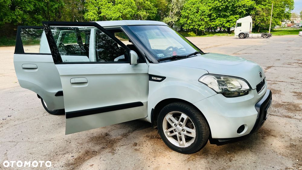 Kia Soul 1.6 L - 13