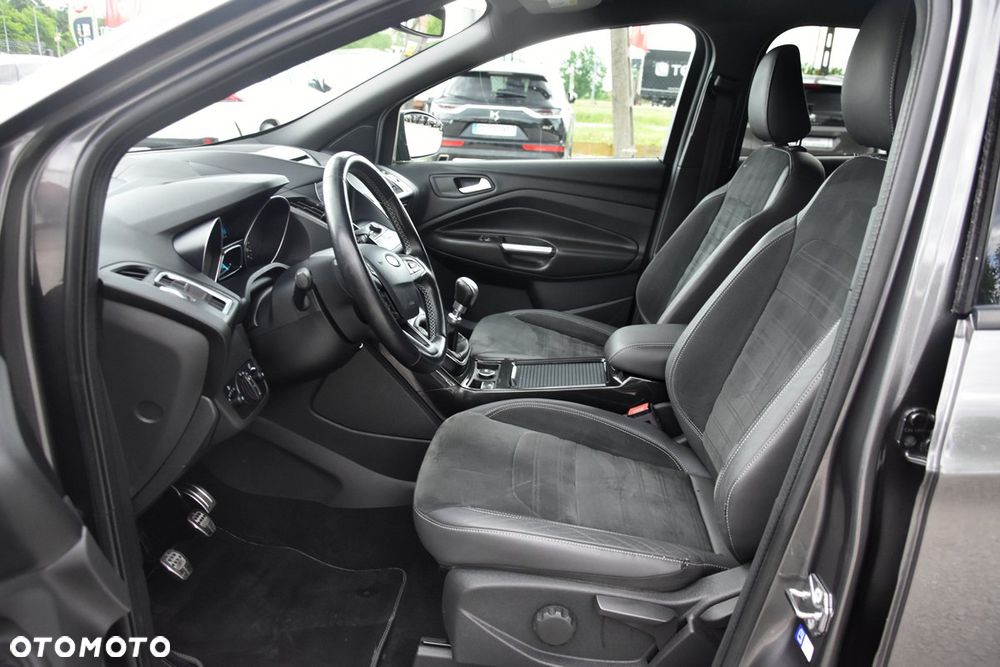 Ford Kuga 1.5 EcoBlue ST-LINE - 22