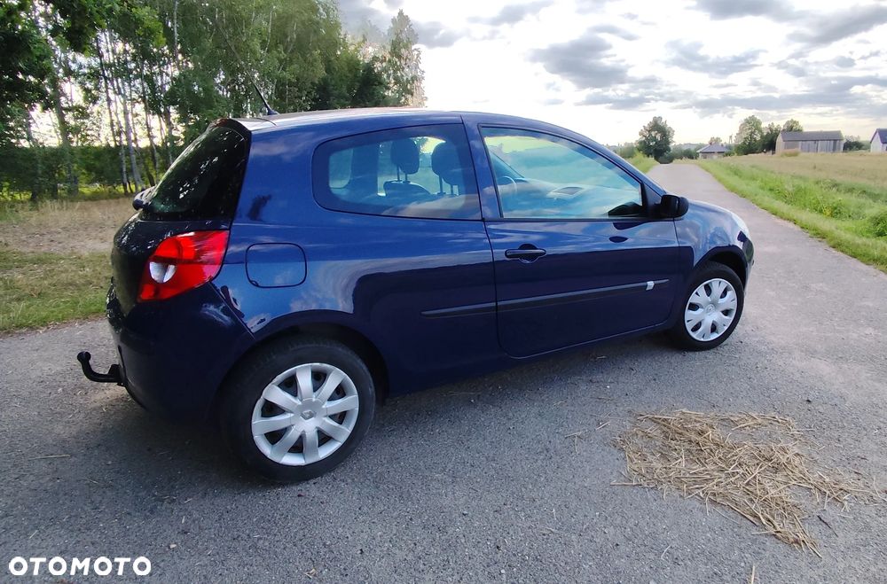 Renault Clio 1.2 16V Emotion - 7