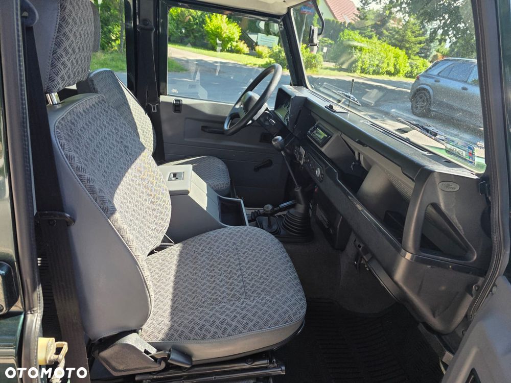 Land Rover Defender 110 SE - 21