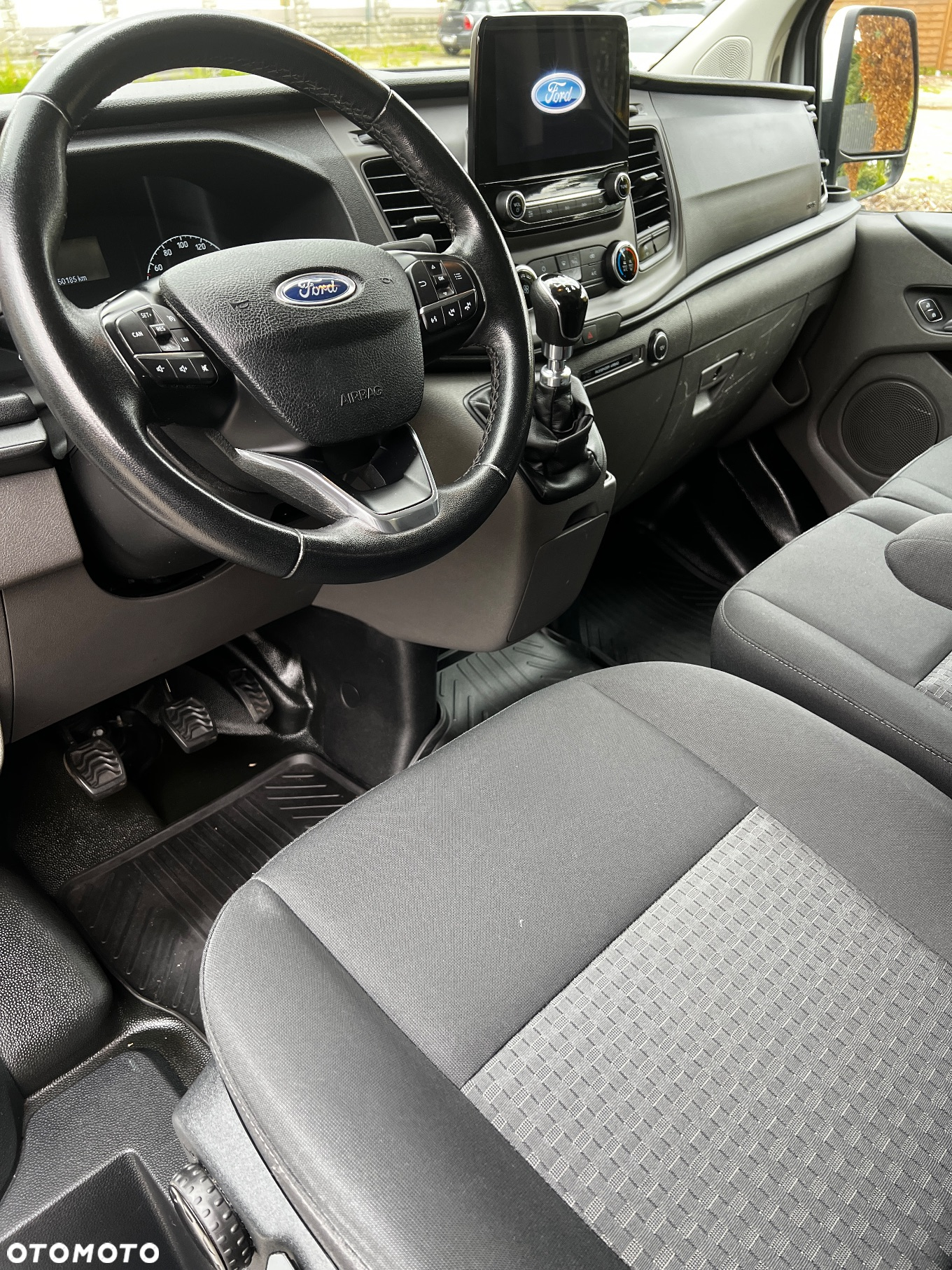Ford Custom - 15