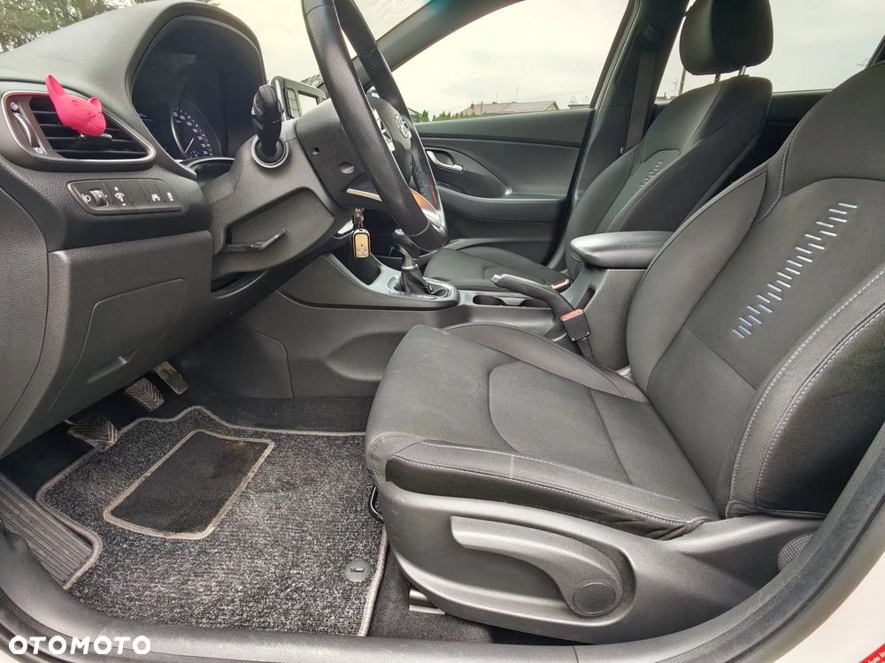 Hyundai i30 1.4 GO Plus - 12