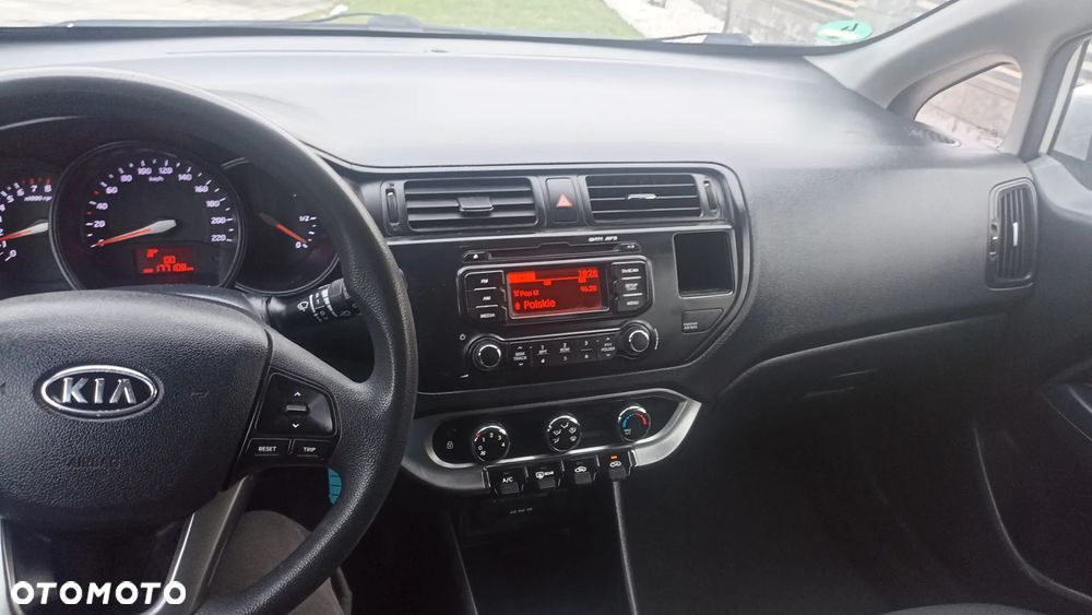 Kia Rio 1.4 Dream Team Edition - 18