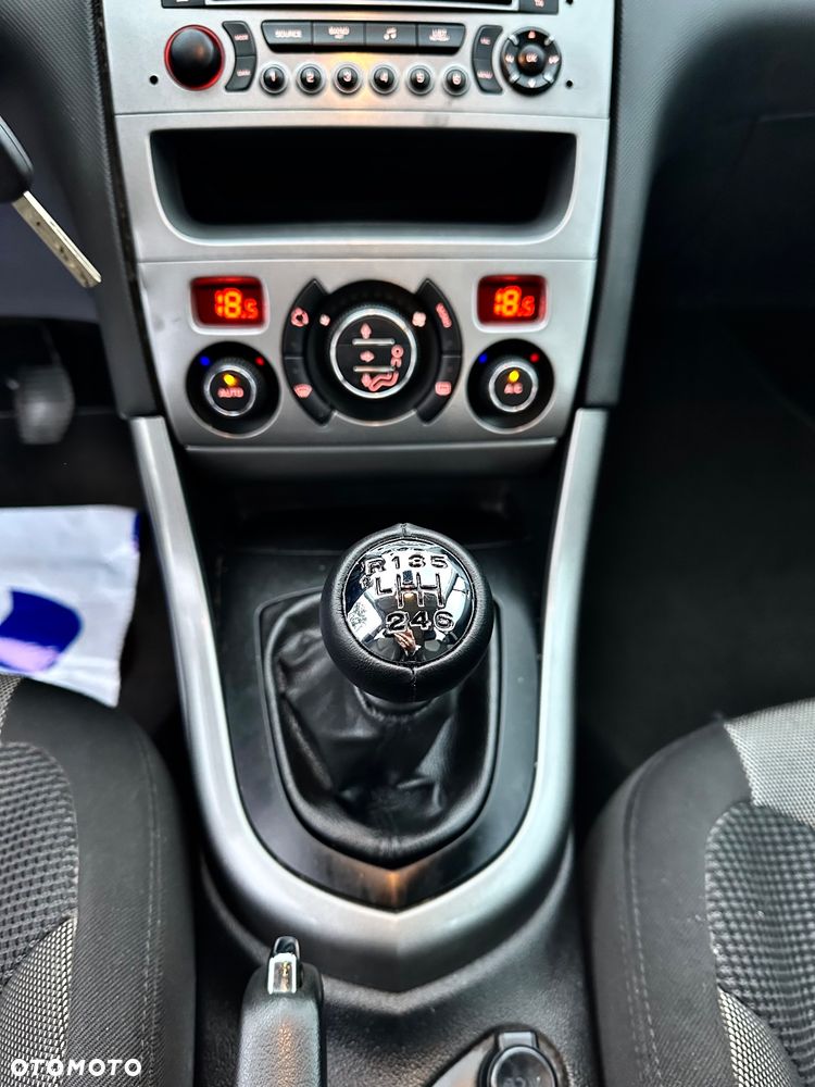 Peugeot 308 1.6 HDi Premium - 21