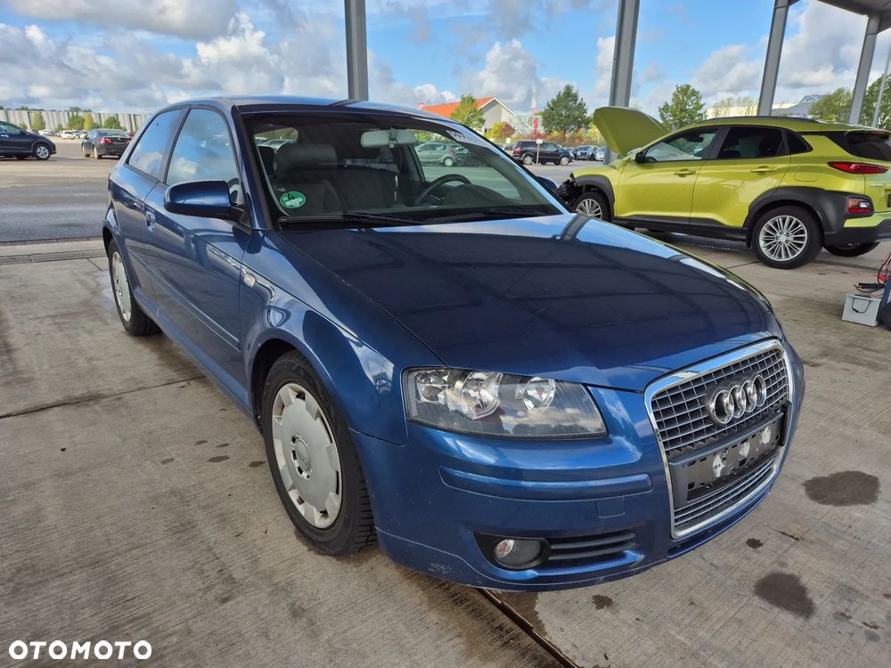 Audi A3 3-drzwiowe 1.6 Attraction - 1