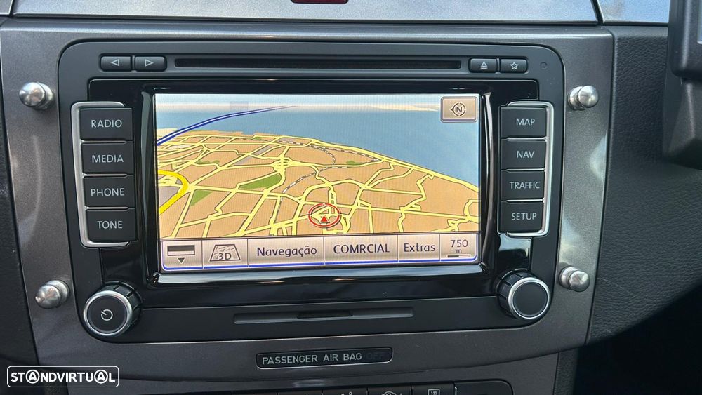 VW Passat Variant 1.6 TDI DPF BlueMotion Comfortline - 14