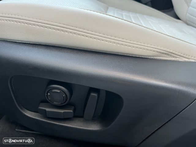 Land Rover Discovery Sport 2.0 eD4 SE 7L - 27