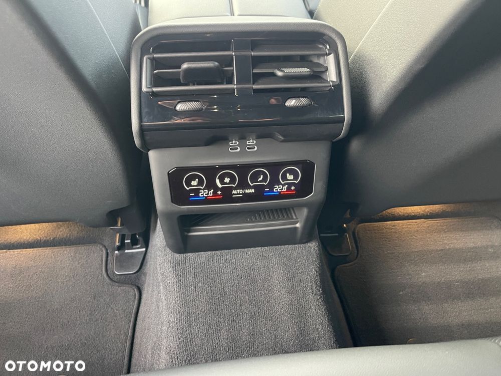 BMW Seria 5 540d xDrive mHEV - 23