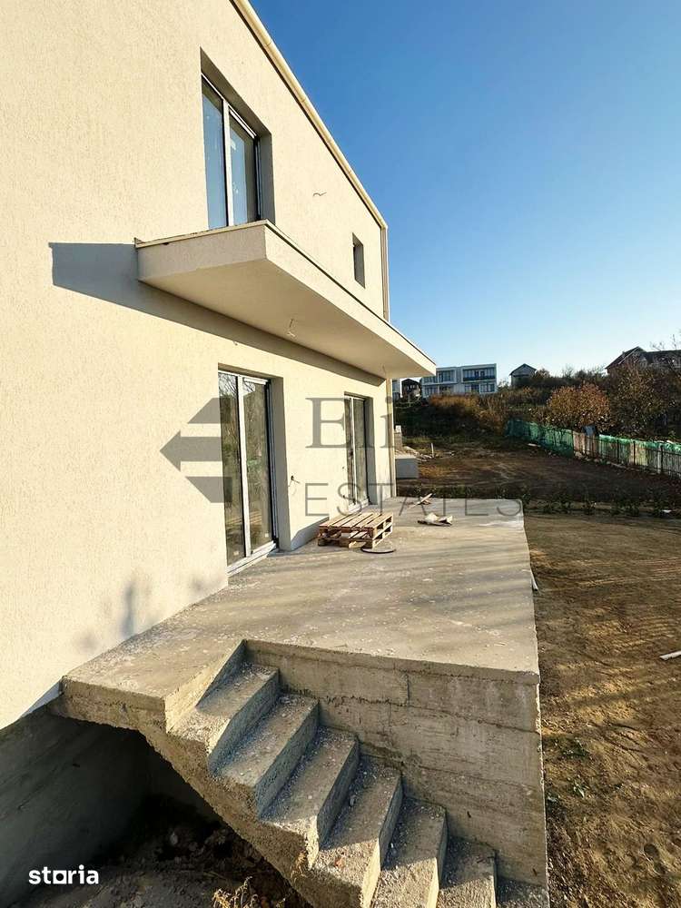 Casa pe deal de vanzare cu 5 camere - Imagine principală: 3/16