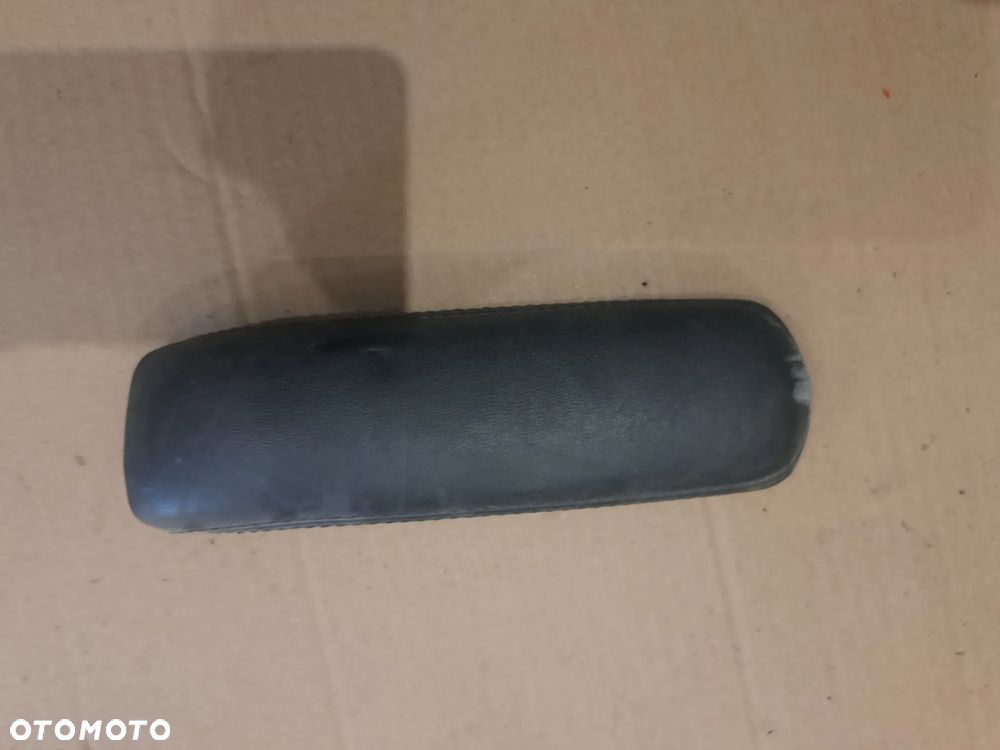 AUDI TT 8J PODŁOKIETNIK UCHWYT TUNELU 8J0864209 - 1