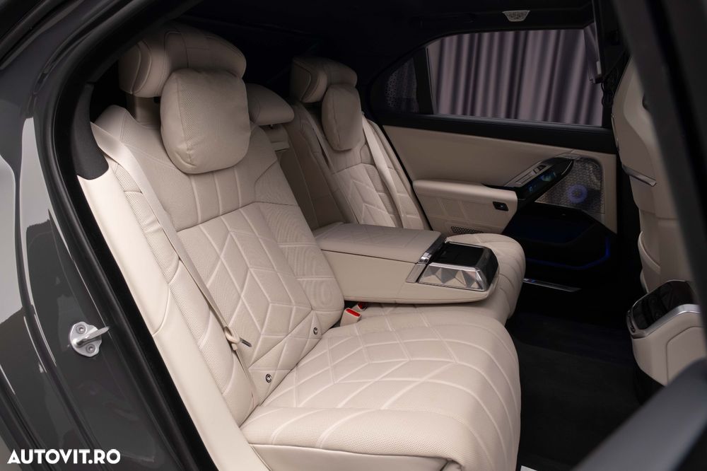 BMW M7 M760e xDrive AT PHEV - 18