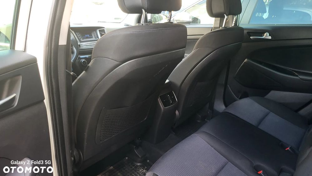 Hyundai Tucson 2.0 CRDI BlueDrive GO 2WD - 17