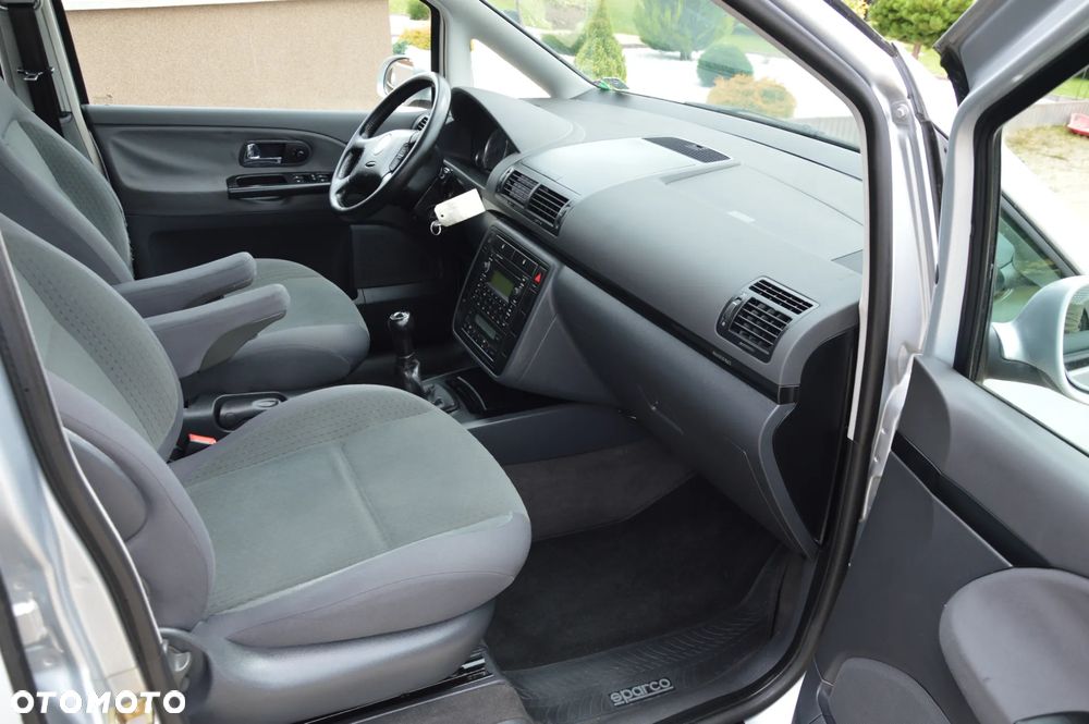 Volkswagen Sharan 1.9 TDI Trendline - 25