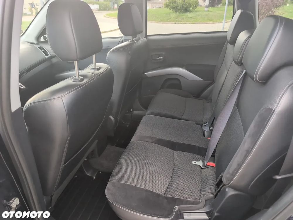 Mitsubishi Outlander 2.0 Intense + 2WD CVT - 7