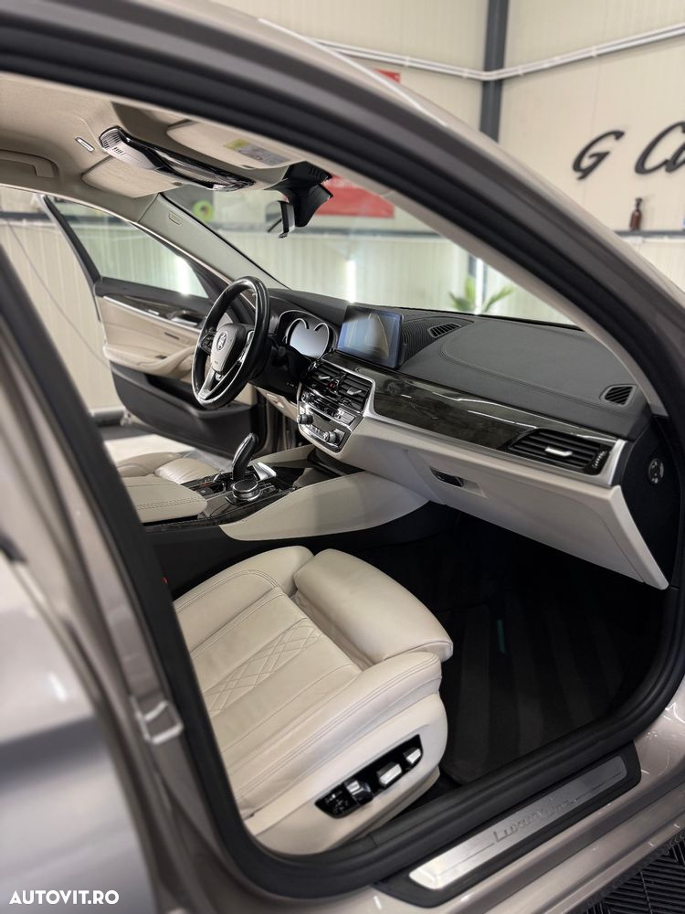 BMW Seria 5 540i xDrive AT - 7
