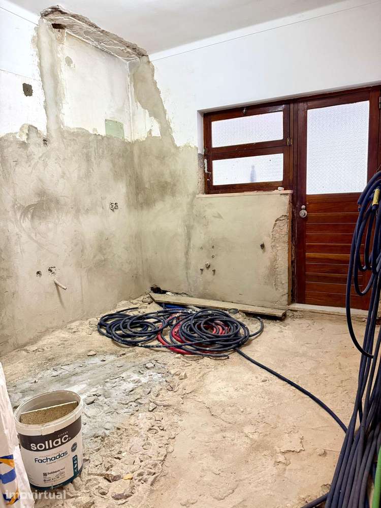 T2 Chave na Mão - Em Remodelação Total - Oportunidade a Estrear á entr - Grande imagem: 4/26