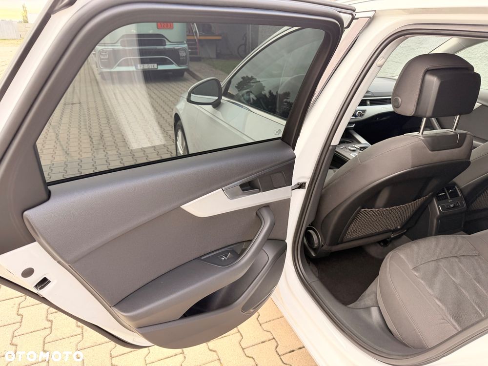 Audi A4 Avant 2.0 TDI S tronic quattro - 25