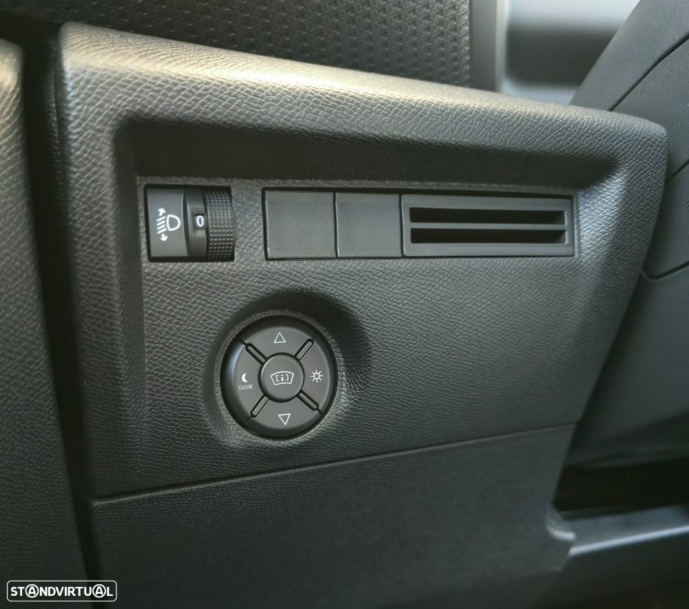 Citroën C4 Hybrid 145 MAX - 15