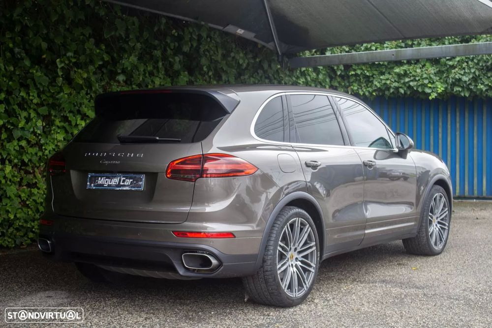 Porsche Cayenne Platinum Edition - 8