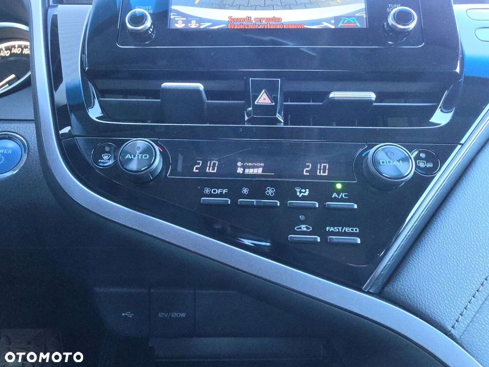 Toyota Camry 2.5 Hybrid Comfort CVT - 18