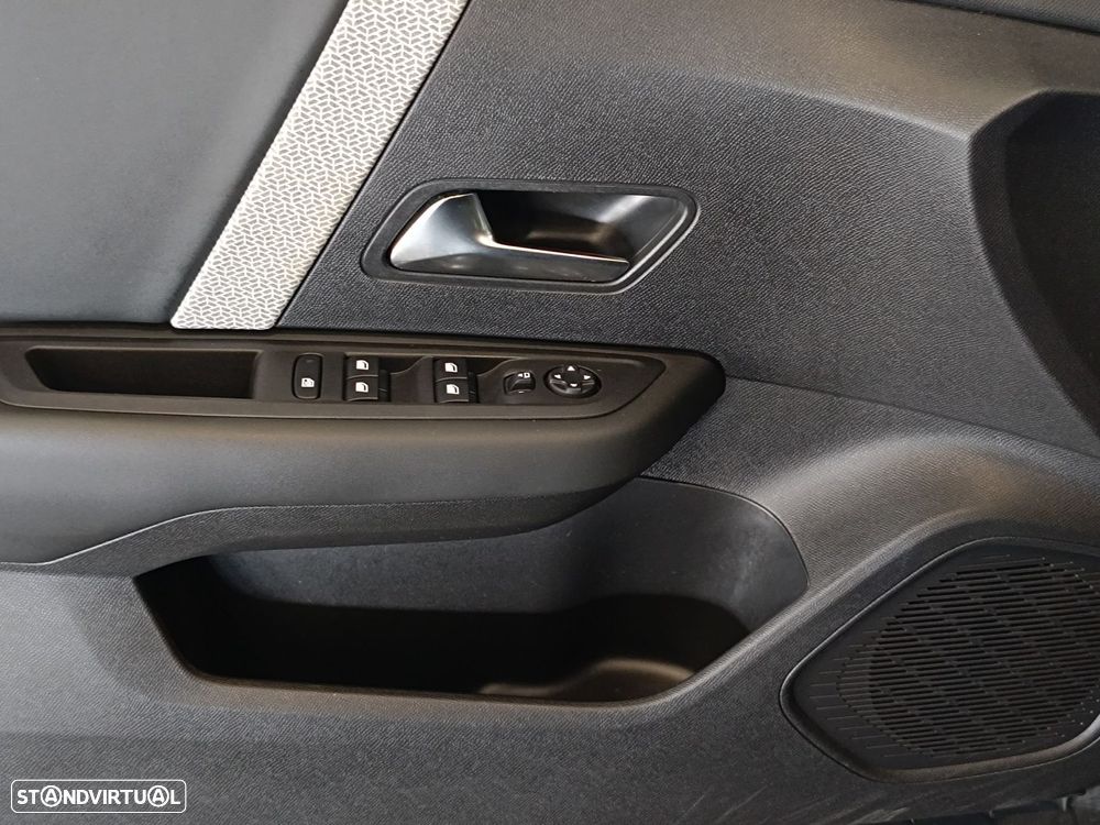 Citroën C4 BlueHDi 130 Stop&Start EAT8 SHINE - 13