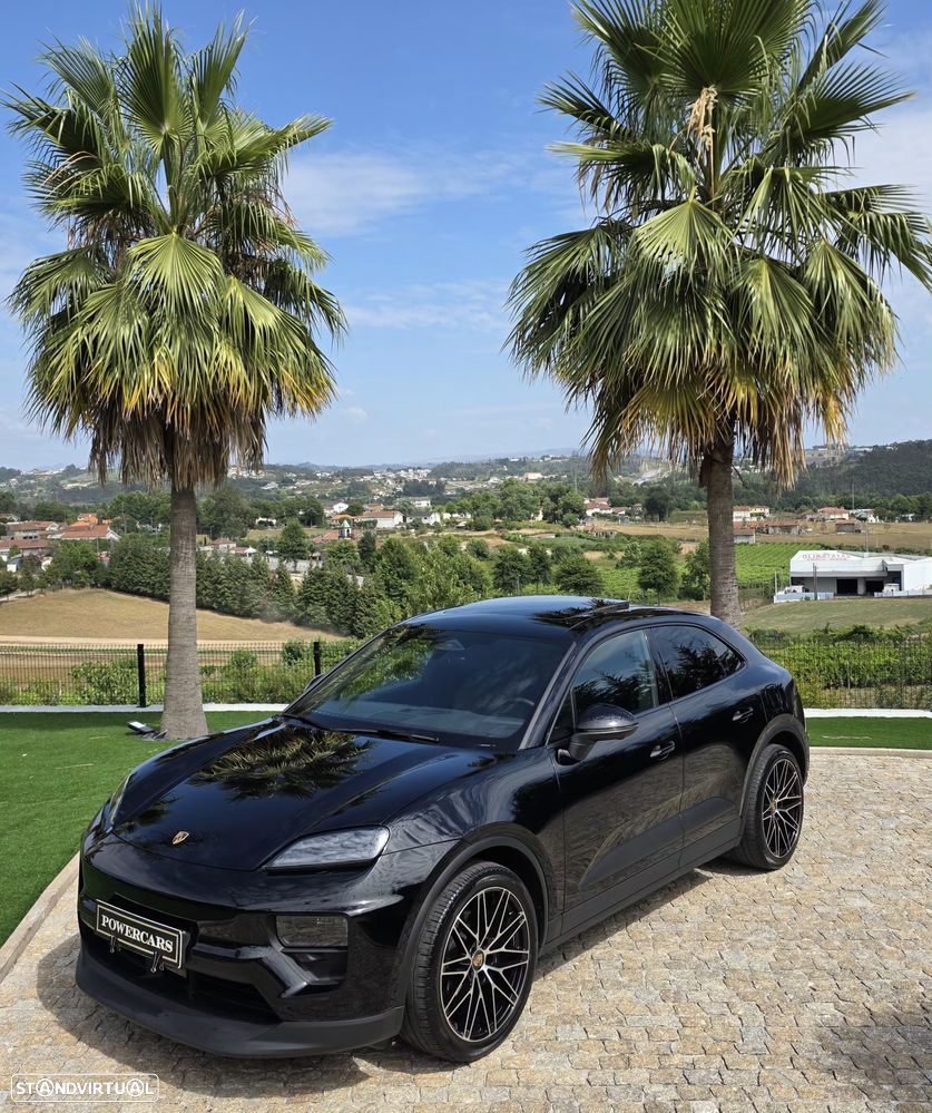 Porsche Macan Electric 4 - 4