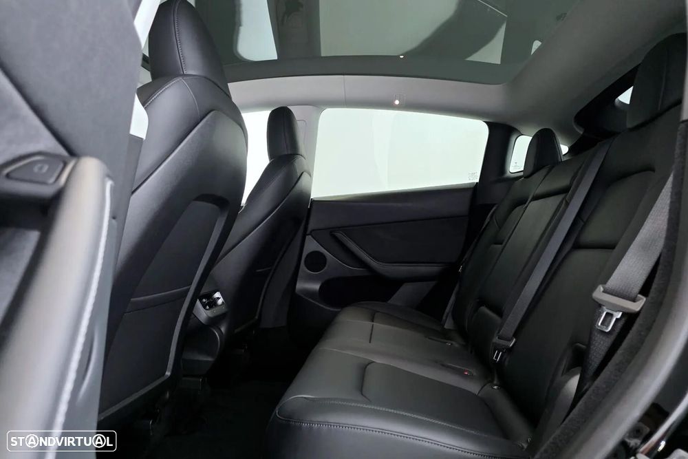 Tesla Model Y RWD - 13