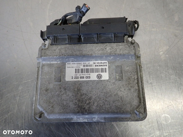 KOMPUTER SILNIKA VOLKSWAGEN POLO IV 1.2 03D906032C