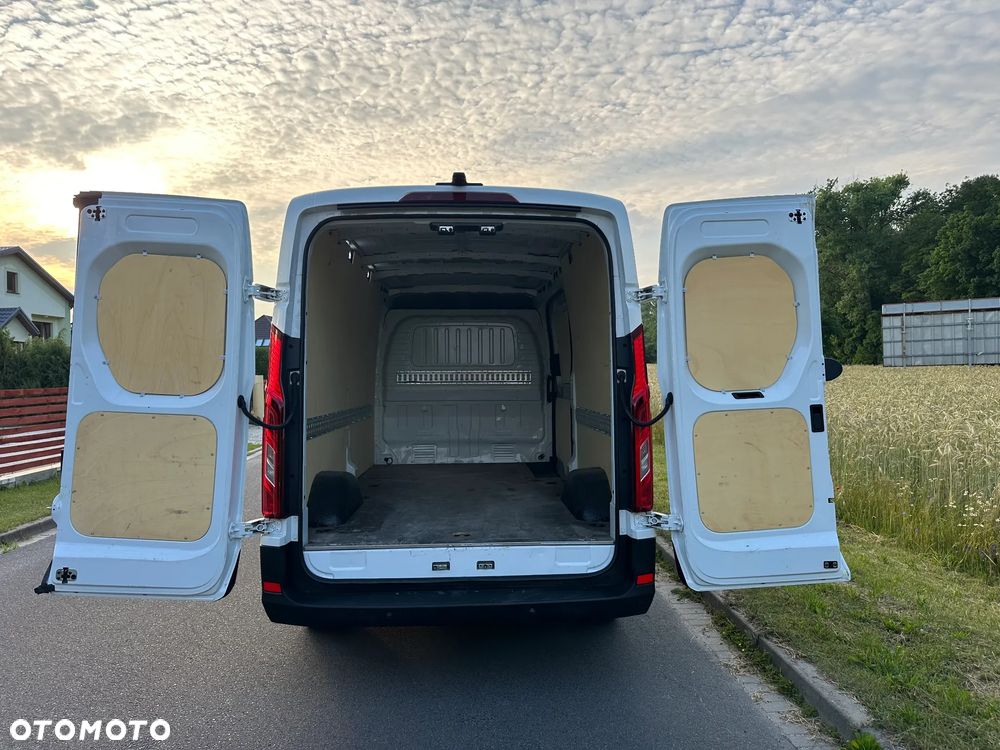 Maxus DELIVER 9 - 17