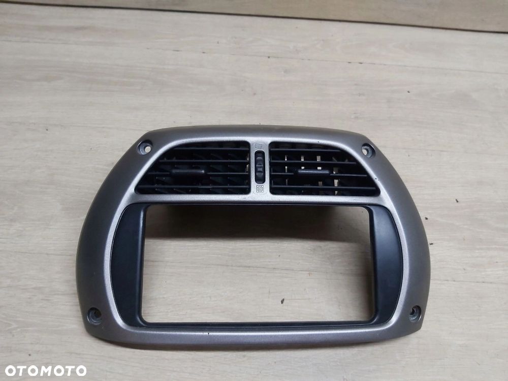 Toyota Rav4 II XA20 Ramka radia kratka nawiewu 55410-42090 01-03 r - 1