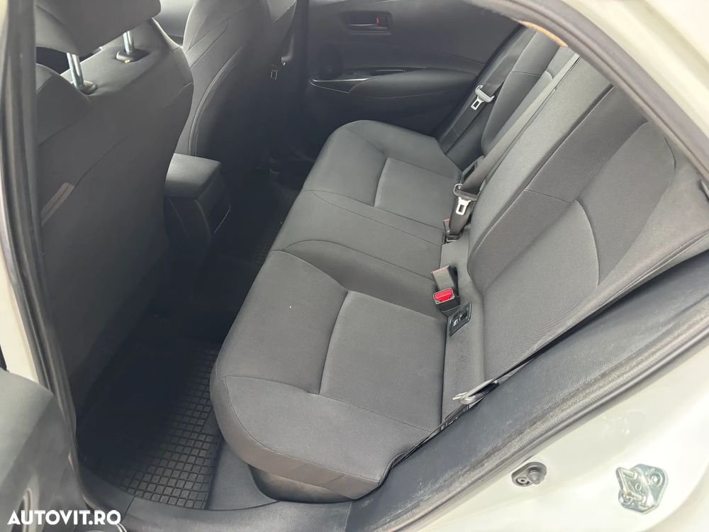 Toyota Corolla - 32