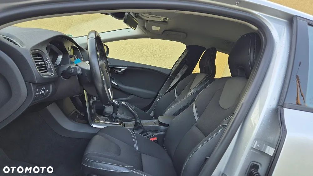 Volvo V40 D2 Momentum - 6