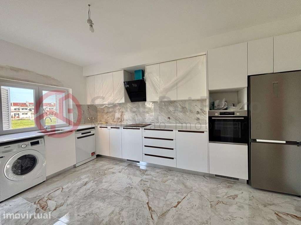 Moradia T3 de Excelência no Centro de Alcochete, com Garagem e Sótã... - Grande imagem: 4/33